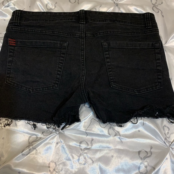 BDG Black Lace-Up Jean Shorts

First B - Picture 2 of 4